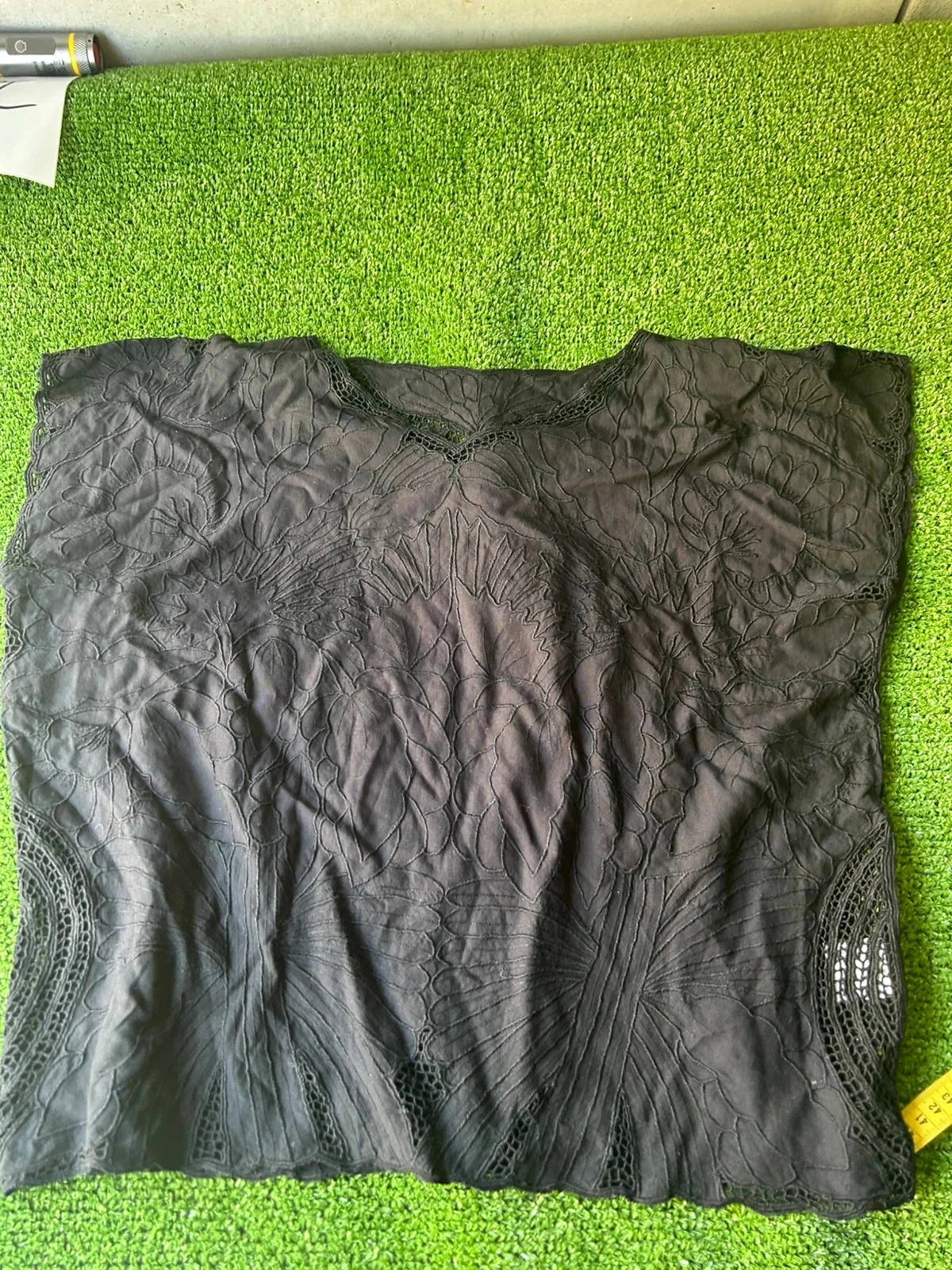 Zwarte blouse met korte mouwen Léo DaCin Création 100% rayon – photo 2